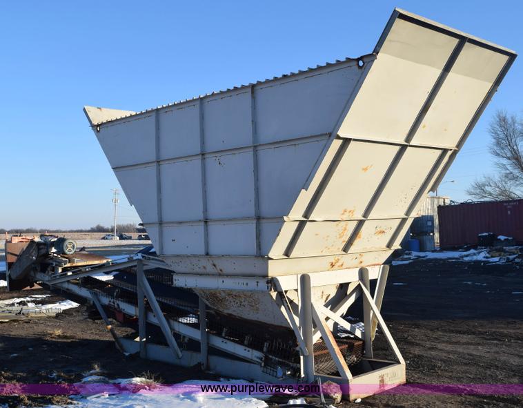 image for item E6062 Aggregate hopper and conveyor