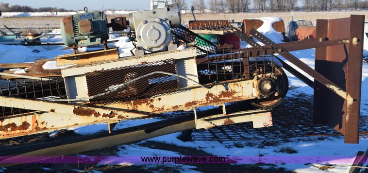 image for item E6062 Aggregate hopper and conveyor