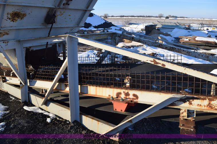 image for item E6062 Aggregate hopper and conveyor