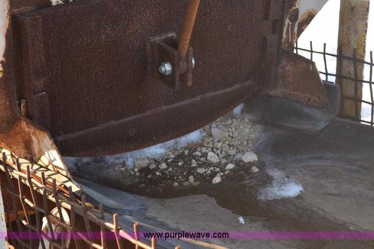 image for item E6062 Aggregate hopper and conveyor