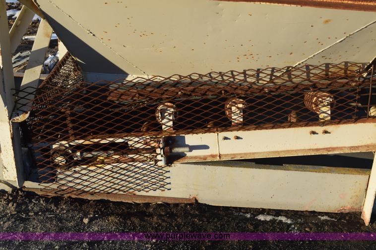 image for item E6062 Aggregate hopper and conveyor