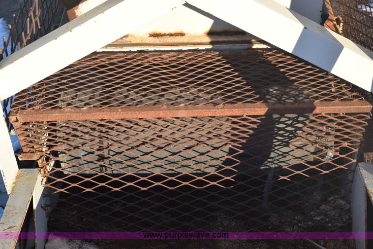 image for item E6062 Aggregate hopper and conveyor