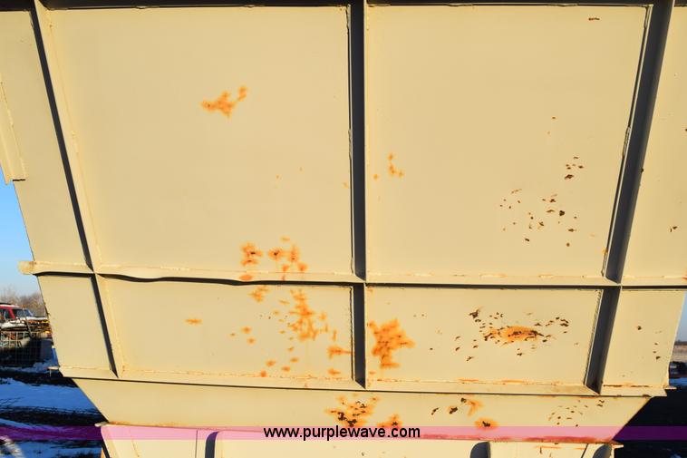 image for item E6062 Aggregate hopper and conveyor