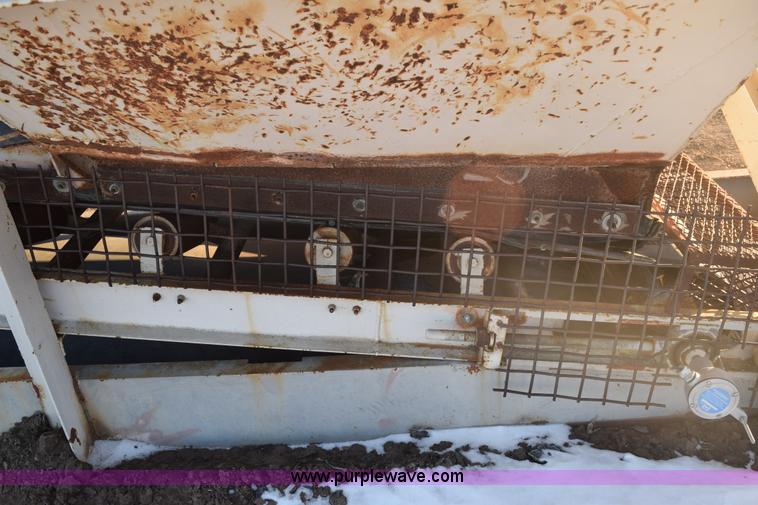 image for item E6062 Aggregate hopper and conveyor