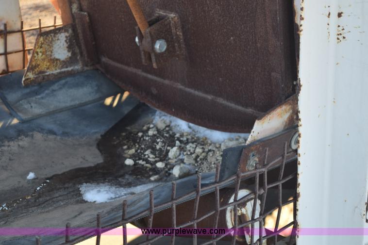 image for item E6062 Aggregate hopper and conveyor