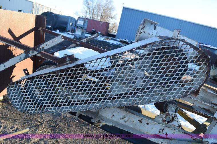 image for item E6062 Aggregate hopper and conveyor