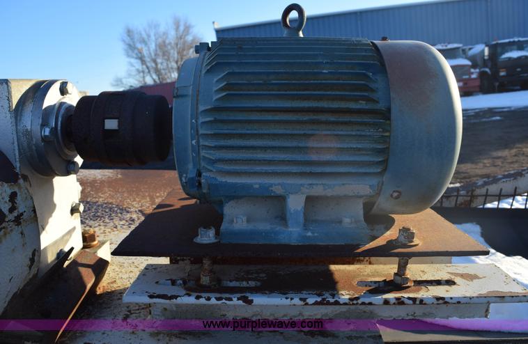 image for item E6062 Aggregate hopper and conveyor