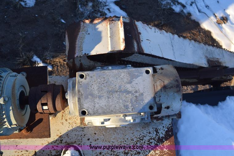 image for item E6062 Aggregate hopper and conveyor