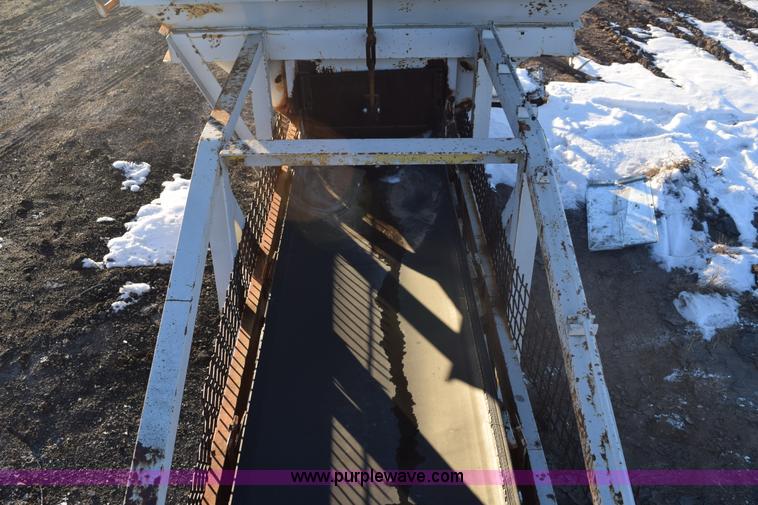 image for item E6062 Aggregate hopper and conveyor