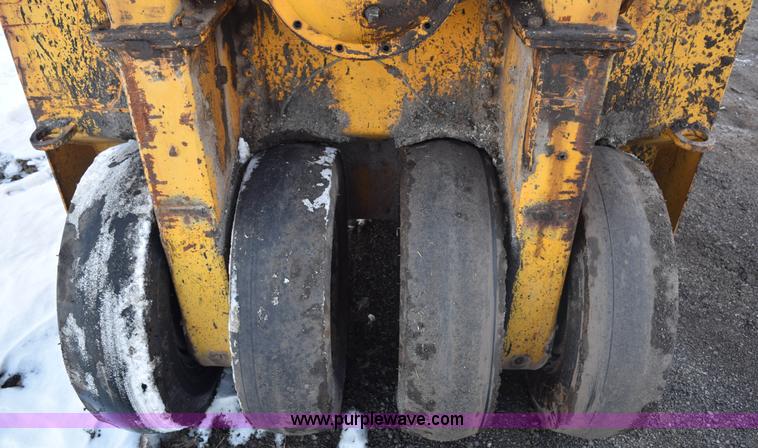 image for item E6065 Galion pneumatic roller