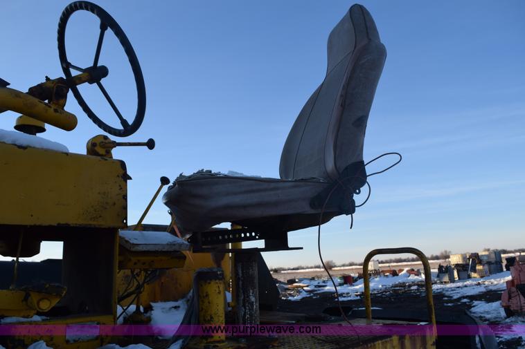 image for item E6065 Galion pneumatic roller