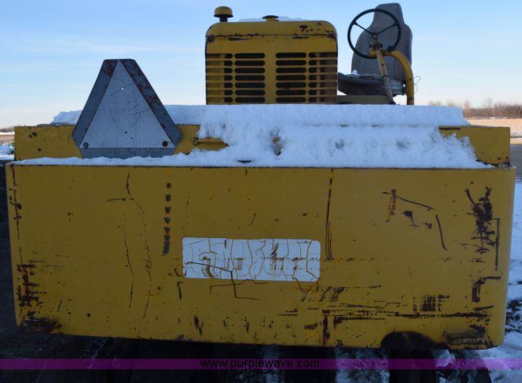 image for item E6065 Galion pneumatic roller