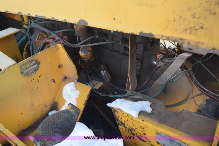 image for item E6065 Galion pneumatic roller