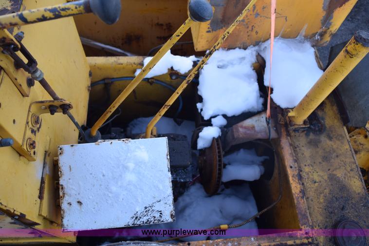 image for item E6065 Galion pneumatic roller