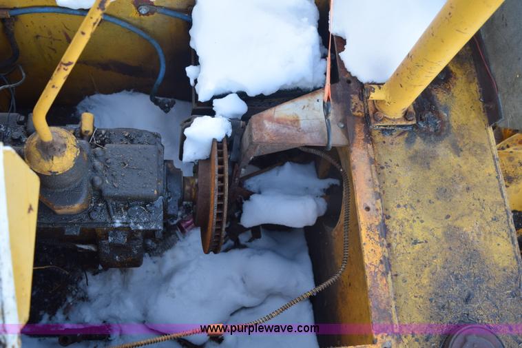 image for item E6065 Galion pneumatic roller