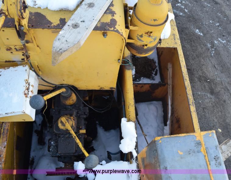 image for item E6065 Galion pneumatic roller