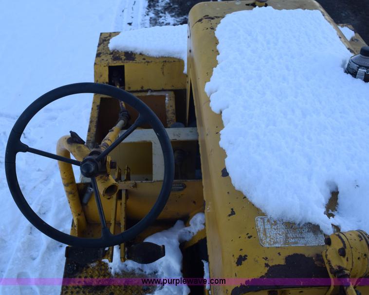 image for item E6065 Galion pneumatic roller