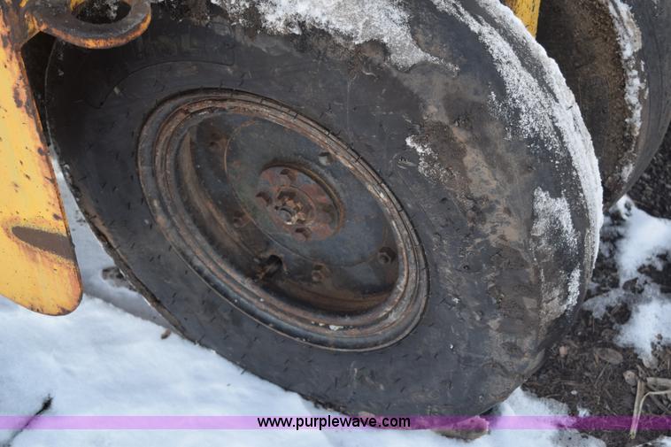 image for item E6065 Galion pneumatic roller