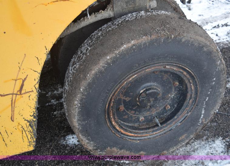 image for item E6065 Galion pneumatic roller