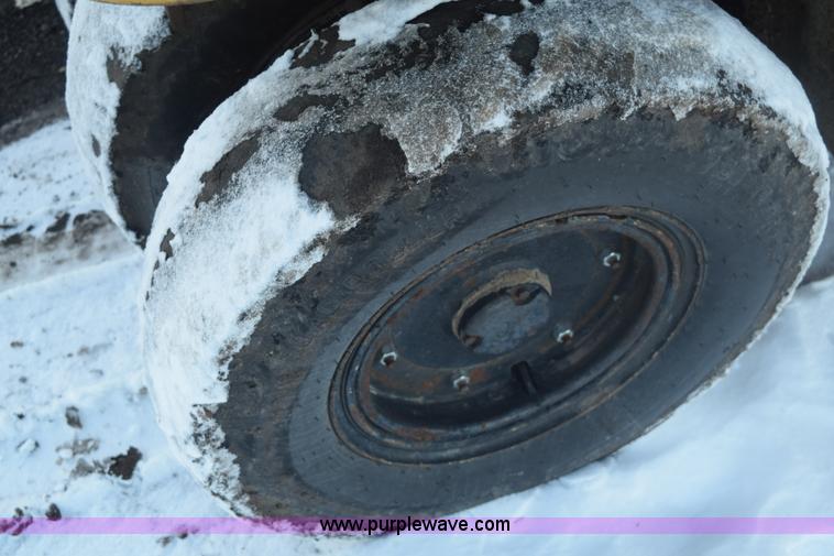 image for item E6065 Galion pneumatic roller