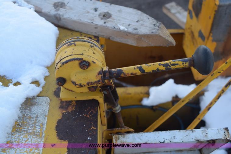 image for item E6065 Galion pneumatic roller