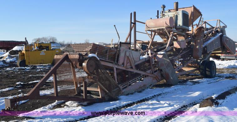 image for item E6066 40' pug mill