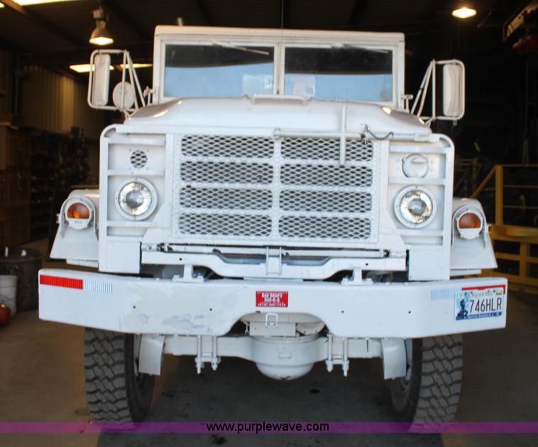 image for item F3420 1985 Am General M931 semi truck