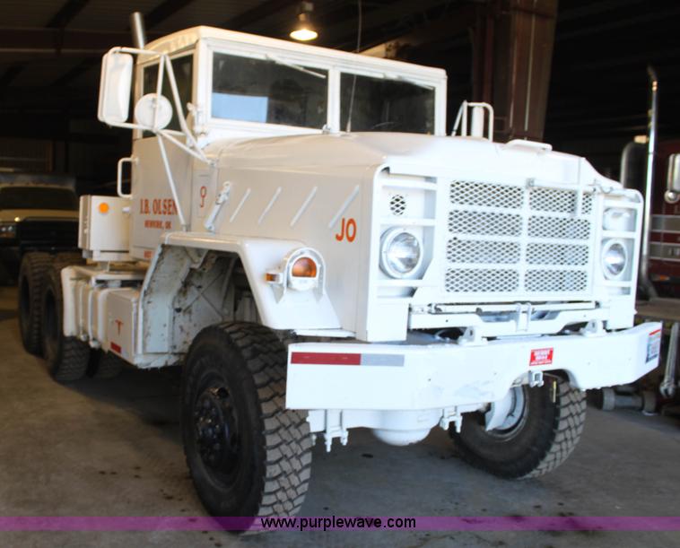 image for item F3420 1985 Am General M931 semi truck