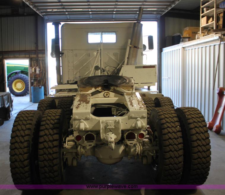 image for item F3420 1985 Am General M931 semi truck