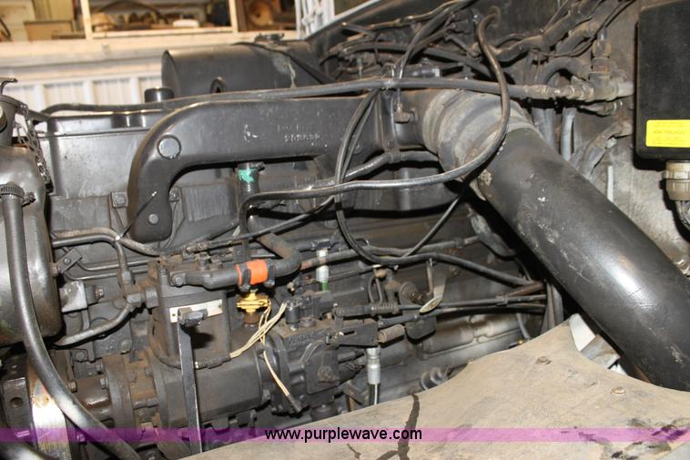 image for item F3420 1985 Am General M931 semi truck