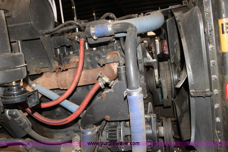 image for item F3420 1985 Am General M931 semi truck