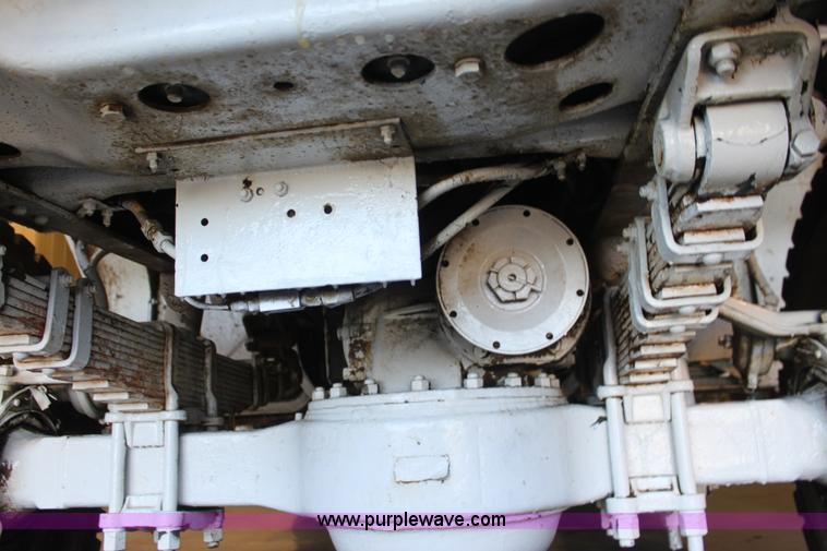 image for item F3420 1985 Am General M931 semi truck