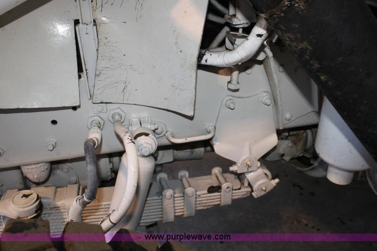 image for item F3420 1985 Am General M931 semi truck