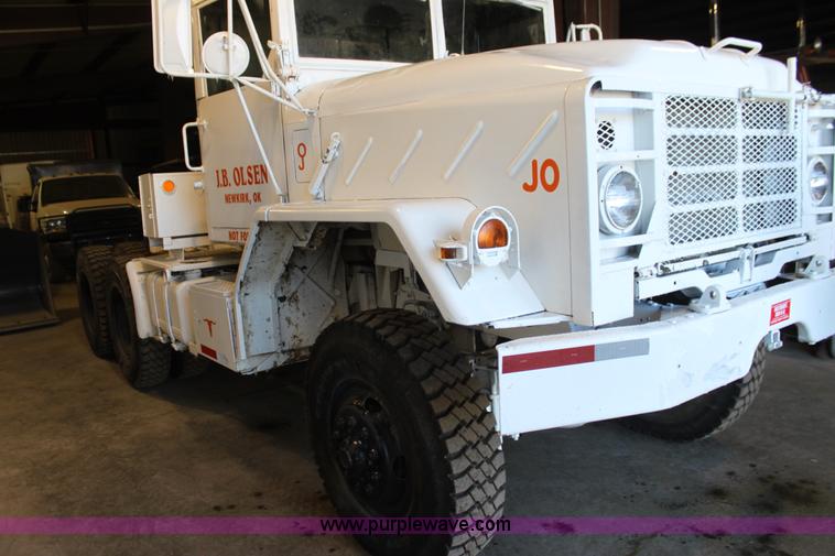 image for item F3420 1985 Am General M931 semi truck