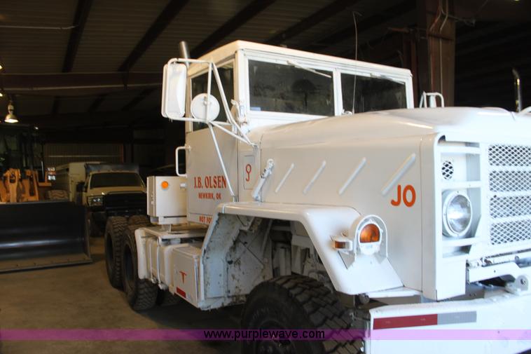 image for item F3420 1985 Am General M931 semi truck