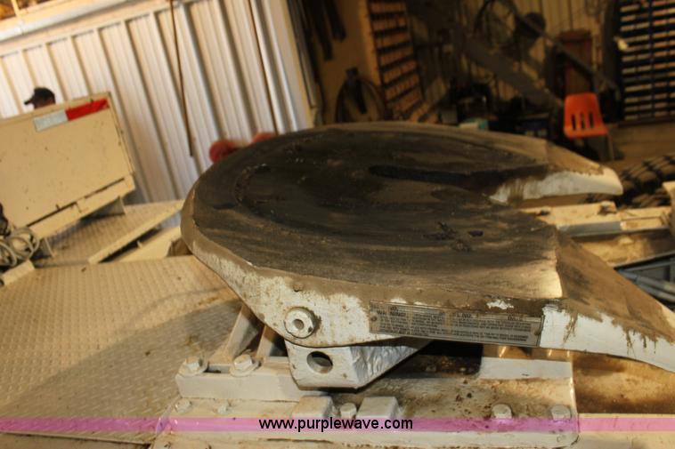 image for item F3420 1985 Am General M931 semi truck