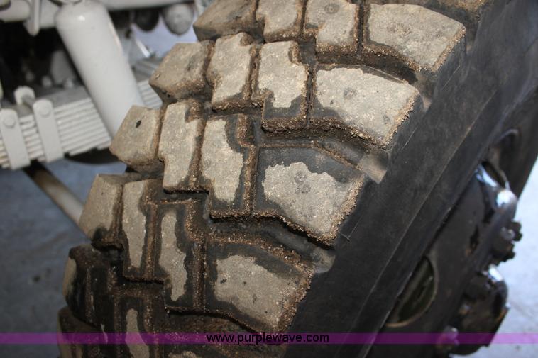 image for item F3420 1985 Am General M931 semi truck