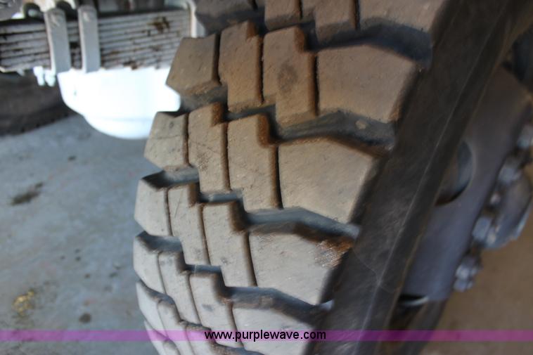 image for item F3420 1985 Am General M931 semi truck