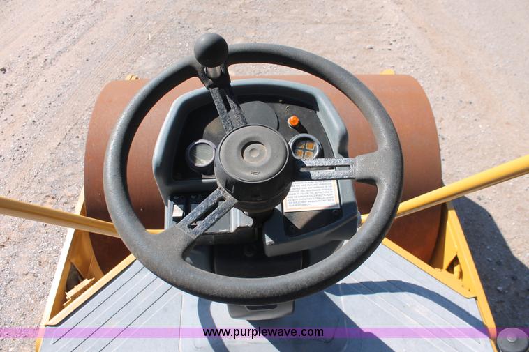 image for item H5719 2003 Caterpillar CS-433C single drum vibratory roller