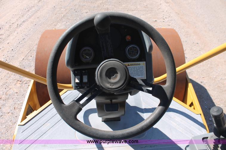 image for item H5719 2003 Caterpillar CS-433C single drum vibratory roller