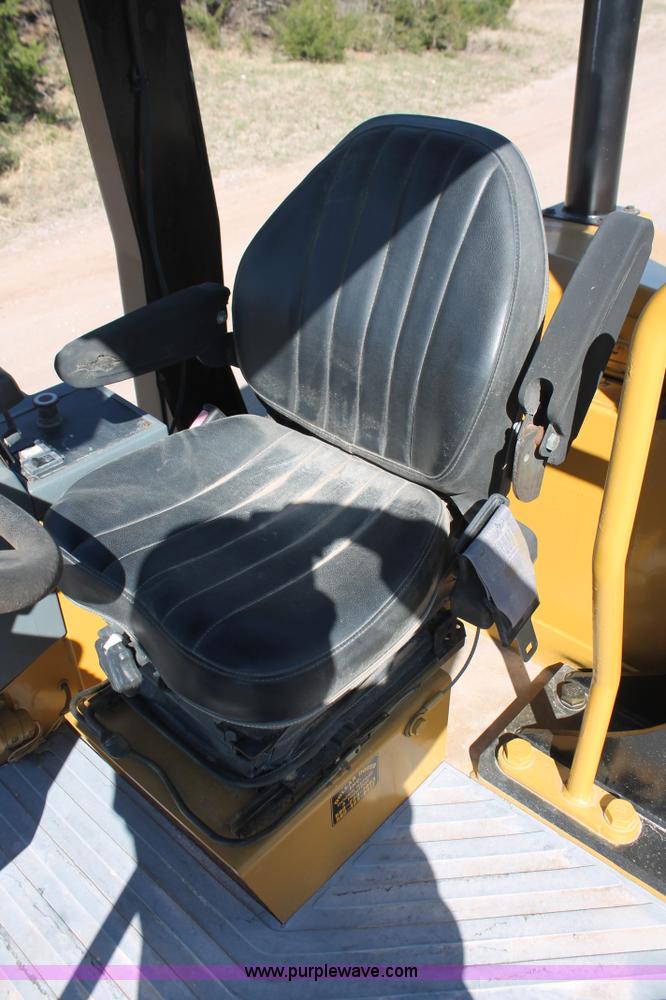 image for item H5719 2003 Caterpillar CS-433C single drum vibratory roller