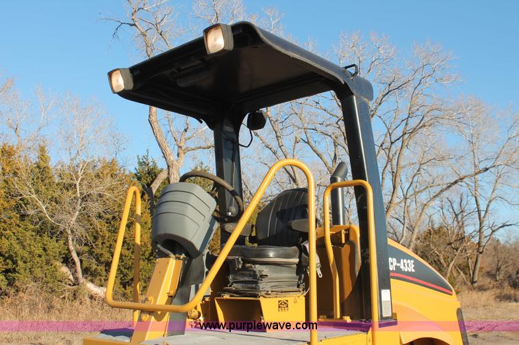 image for item H5719 2003 Caterpillar CS-433C single drum vibratory roller