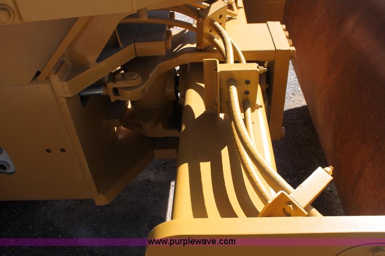 image for item H5719 2003 Caterpillar CS-433C single drum vibratory roller