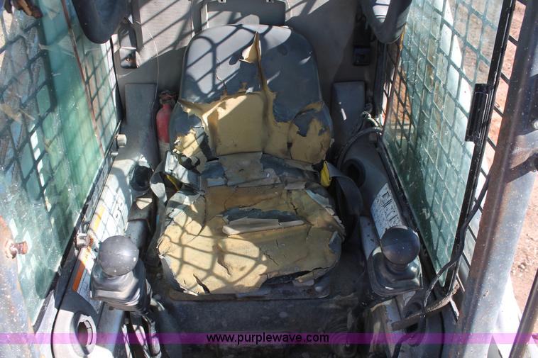 image for item H5949 2000 Bobcat 873 skid steer