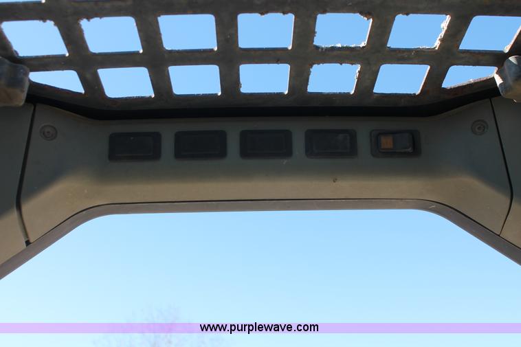 image for item H5949 2000 Bobcat 873 skid steer