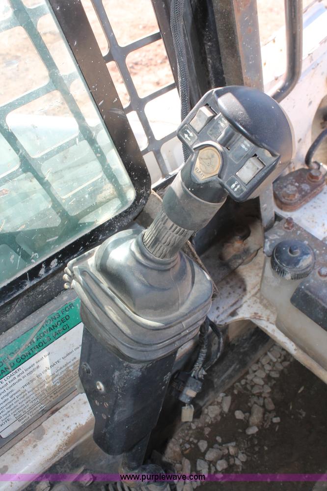 image for item H5949 2000 Bobcat 873 skid steer
