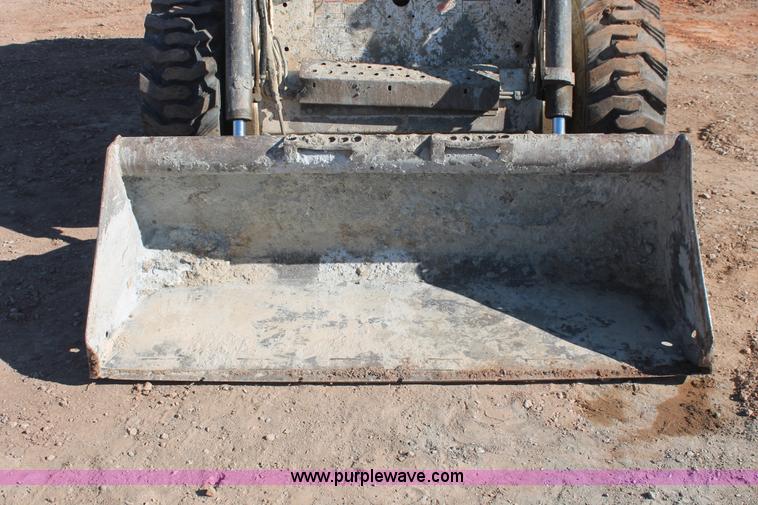 image for item H5949 2000 Bobcat 873 skid steer