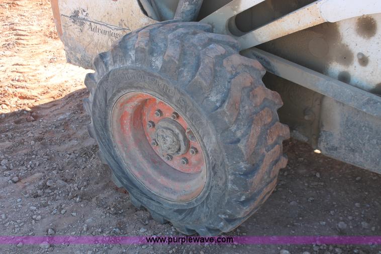 image for item H5949 2000 Bobcat 873 skid steer