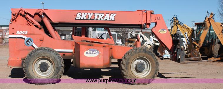 image for item H5951 2002 Sky Trak 8042 telehandler