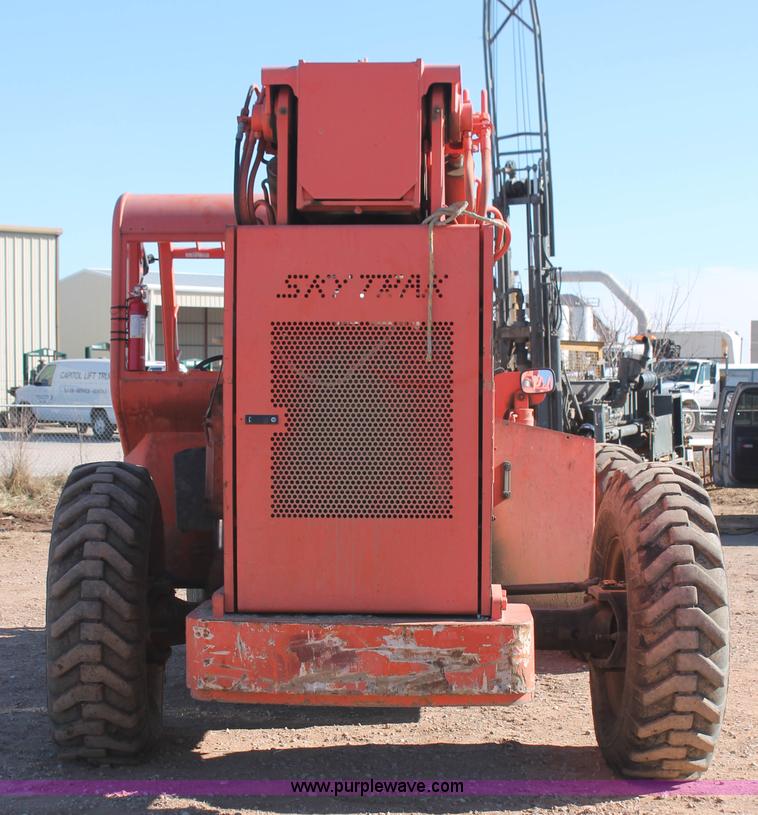 image for item H5951 2002 Sky Trak 8042 telehandler
